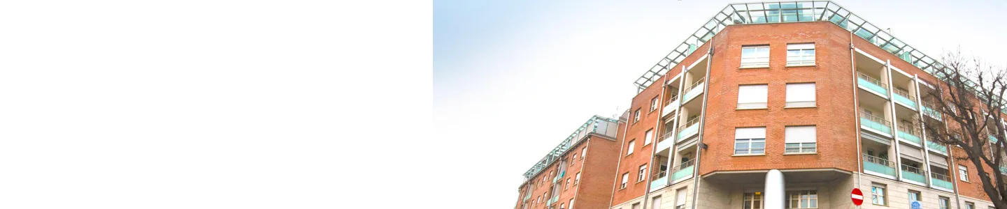 Facciata dell'edificio del Centro Medico Europeo, poliambulatorio a Cuneo.